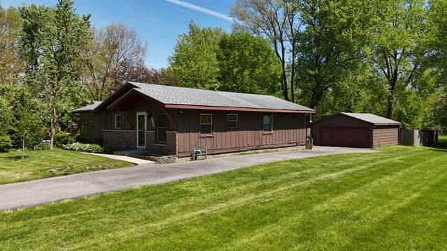 865 Riverside Drive, South Elgin, IL 60177
