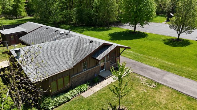 865 Riverside Drive, South Elgin, IL 60177