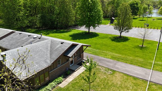 865 Riverside Drive, South Elgin, IL 60177
