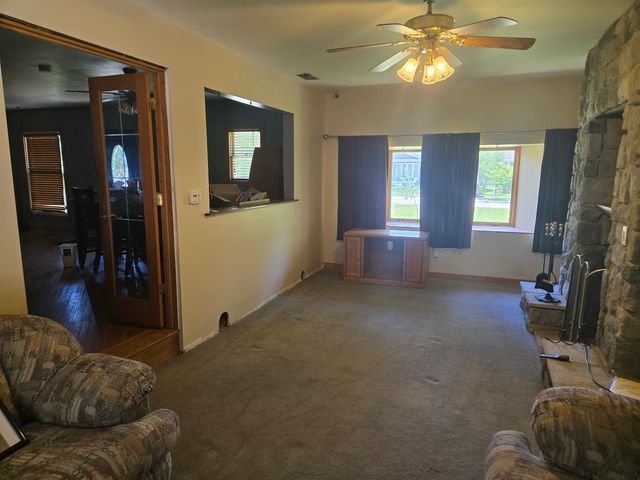 865 Riverside Drive, South Elgin, IL 60177