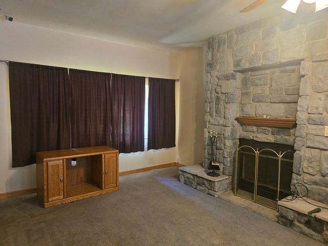 865 Riverside Drive, South Elgin, IL 60177