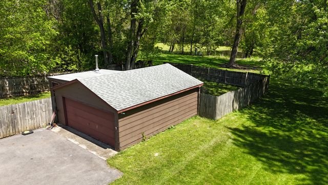 865 Riverside Drive, South Elgin, IL 60177