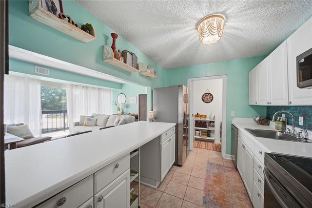 3558 Shore Dr Apt 109, Virginia Beach, VA 23455