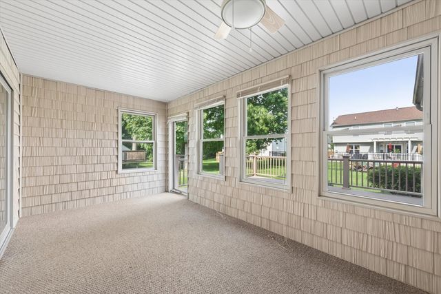 883 Hemingway Trail, Valparaiso, IN 46383