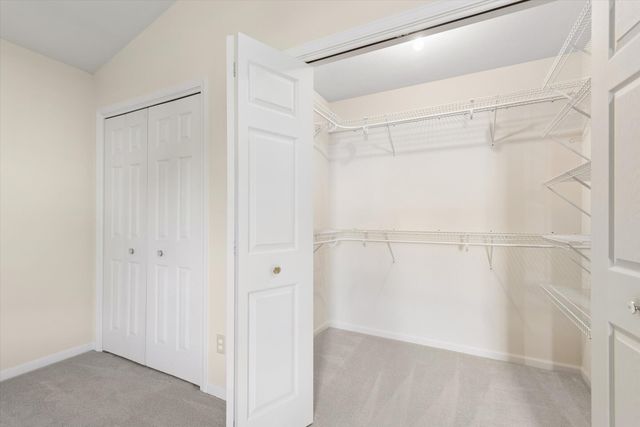 883 Hemingway Trail, Valparaiso, IN 46383
