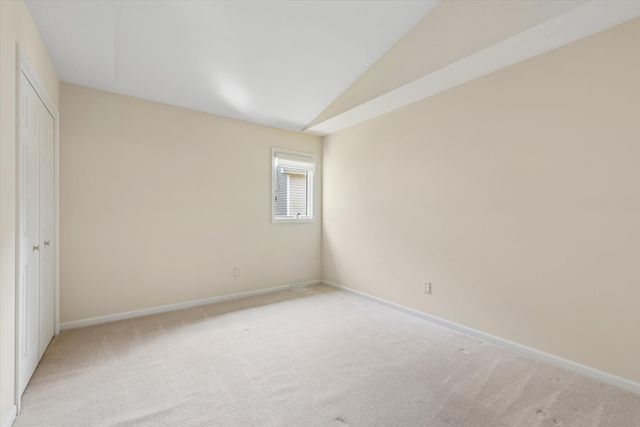 883 Hemingway Trail, Valparaiso, IN 46383