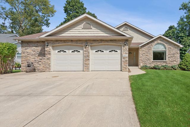883 Hemingway Trail, Valparaiso, IN 46383