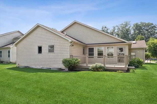 883 Hemingway Trail, Valparaiso, IN 46383