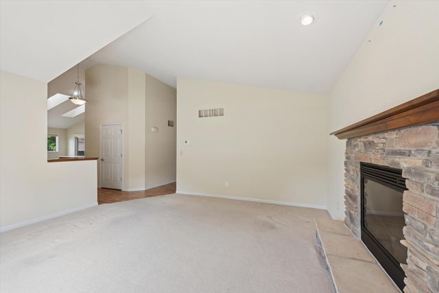 883 Hemingway Trail, Valparaiso, IN 46383