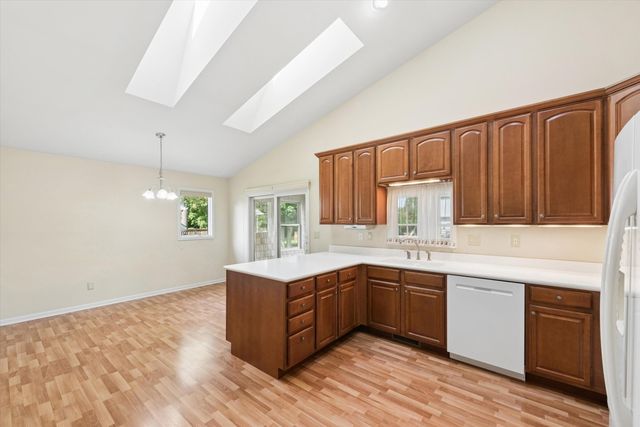 883 Hemingway Trail, Valparaiso, IN 46383