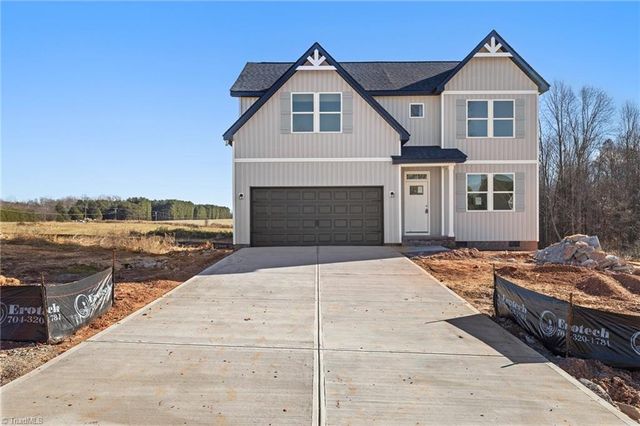 109 Indian Wells Court, Harmony, NC 28634