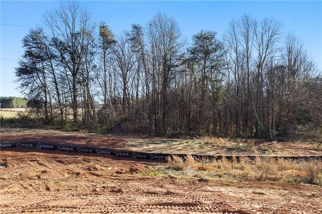 109 Indian Wells Court, Harmony, NC 28634