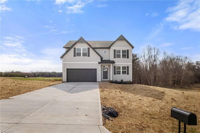 109 Indian Wells Court, Harmony, NC 28634