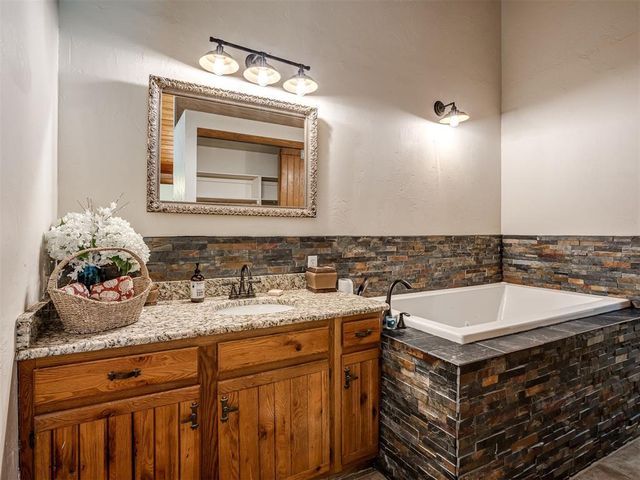 2701 60th NW Avenue, Norman, OK 73072