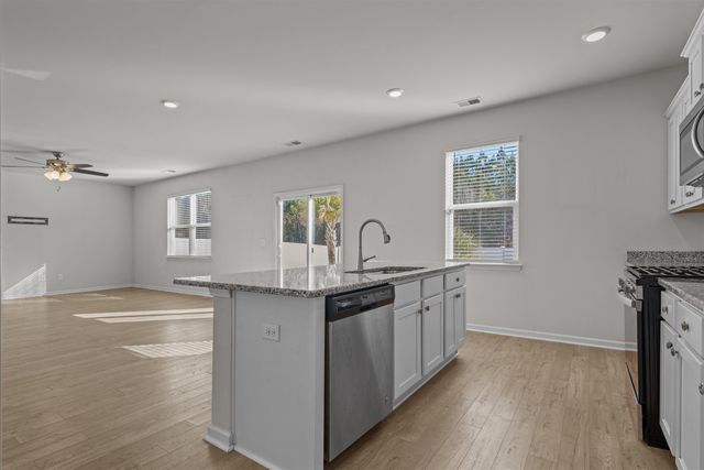 328 Emery Oak Dr., Murrells Inlet, SC 29576