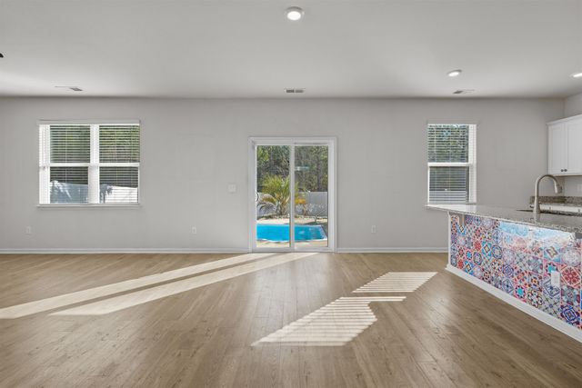 328 Emery Oak Dr., Murrells Inlet, SC 29576