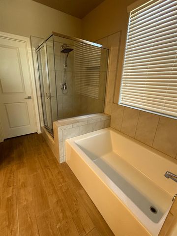 428 Cathedral Court S, Madera, CA 93636