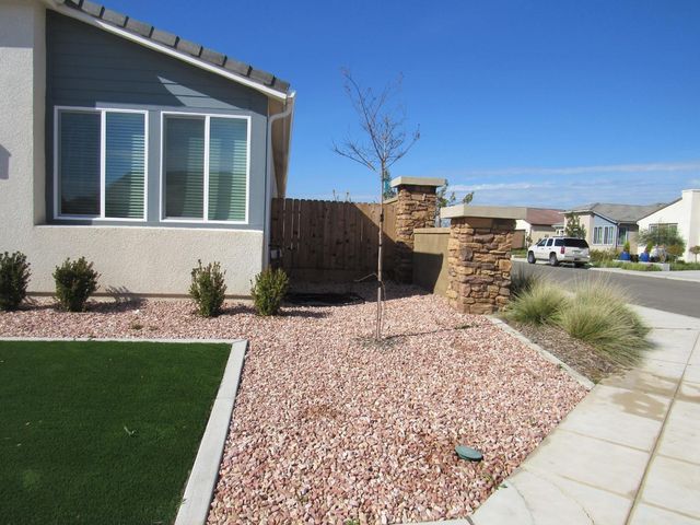 428 Cathedral Court S, Madera, CA 93636