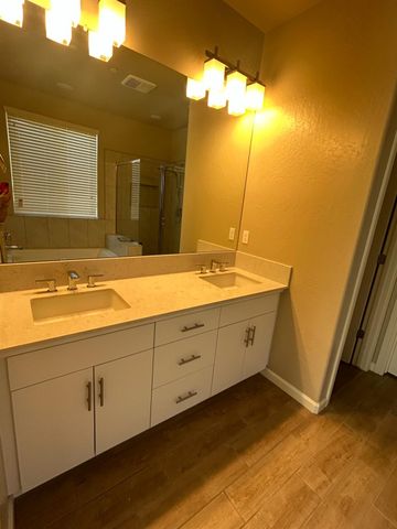 428 Cathedral Court S, Madera, CA 93636