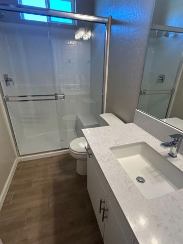 428 Cathedral Court S, Madera, CA 93636