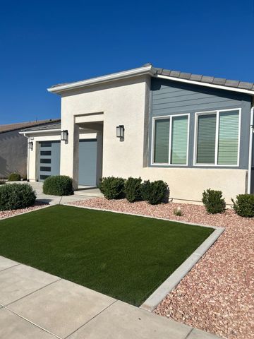 428 Cathedral Court S, Madera, CA 93636