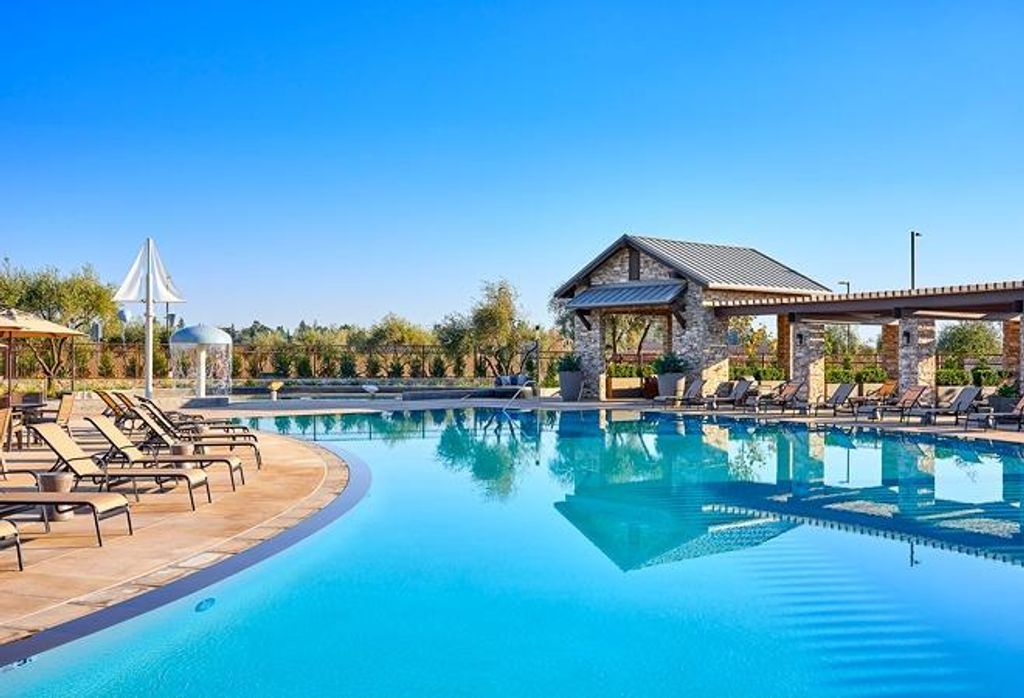 Image 28 of property listing at 428 Cathedral Court S, Madera, CA 93636