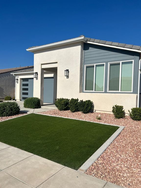 Image 3 of property listing at 428 Cathedral Court S, Madera, CA 93636