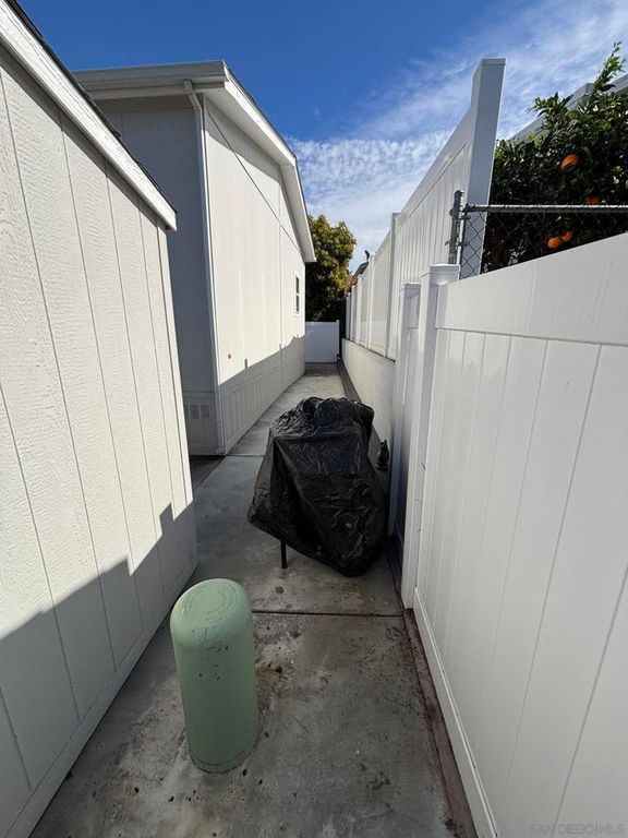 Image 28 of property listing at 13111 Bonita Vista St 228, Poway, CA 92064