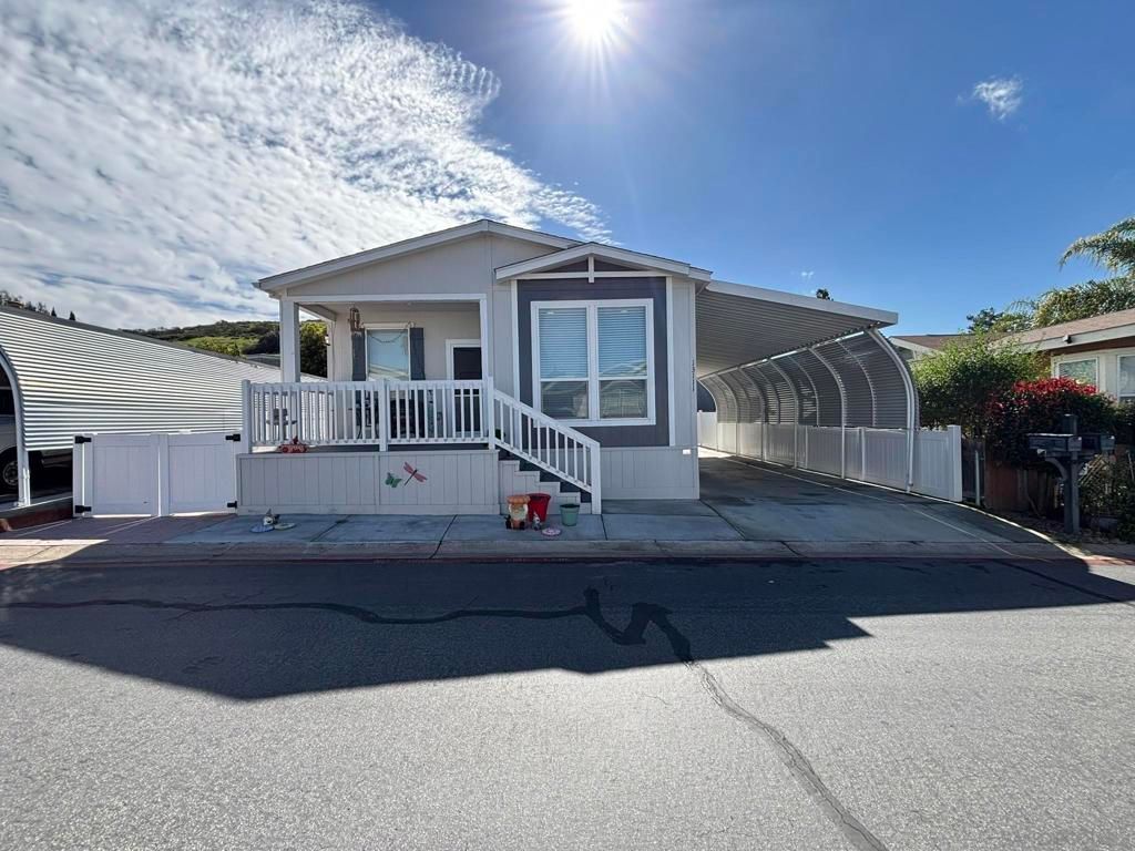 Image 3 of property listing at 13111 Bonita Vista St 228, Poway, CA 92064