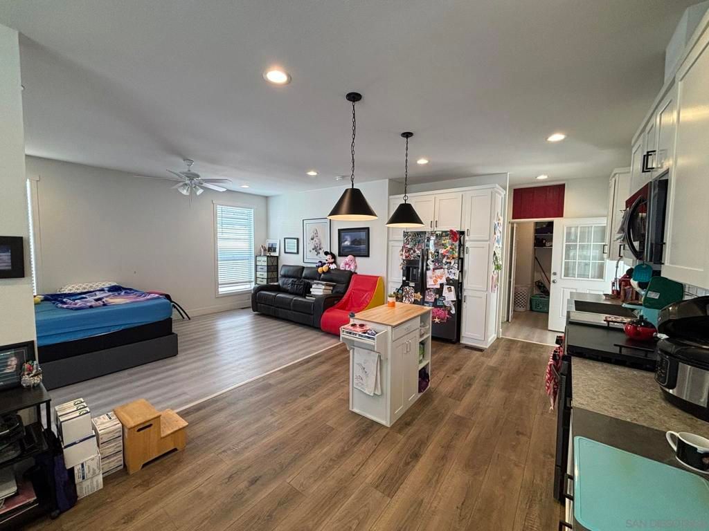 Image 9 of property listing at 13111 Bonita Vista St 228, Poway, CA 92064