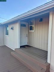 3320 Deer Hill Rd, Lafayette, CA 94549