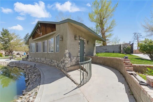 20130 Monte Vista Lane, Apple Valley, CA 92308