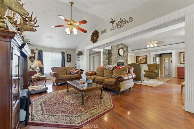 20130 Monte Vista Lane, Apple Valley, CA 92308