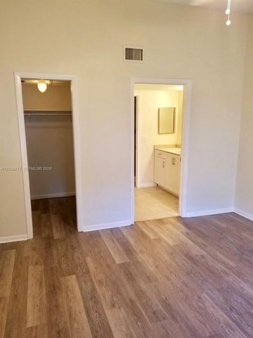 21950 Soundview Ter 209, Boca Raton, FL 33433