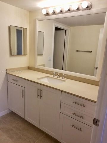 21950 Soundview Ter 209, Boca Raton, FL 33433
