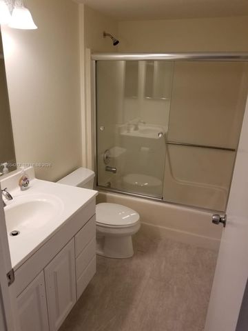 21950 Soundview Ter 209, Boca Raton, FL 33433