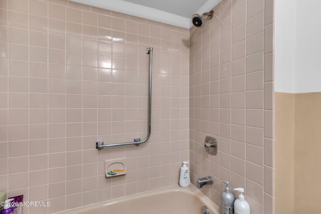 229 Medford Court A, Manalapan, NJ 07726