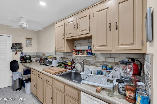 229 Medford Court A, Manalapan, NJ 07726