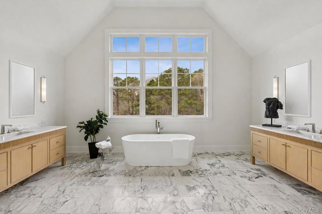 450 Seven Ponds Towd Road, Water Mill, NY 11976