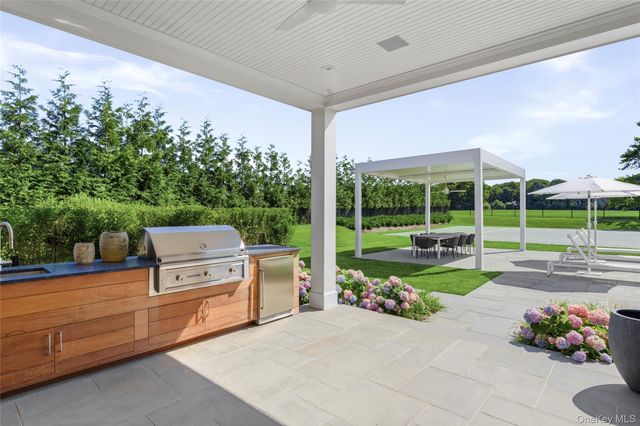 450 Seven Ponds Towd Road, Water Mill, NY 11976