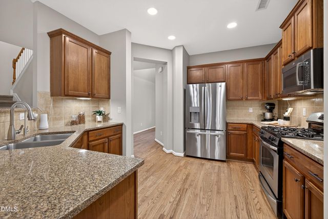 200 Shorehouse Way, Holly Springs, NC 27540