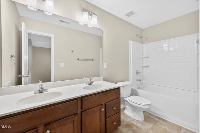 200 Shorehouse Way, Holly Springs, NC 27540