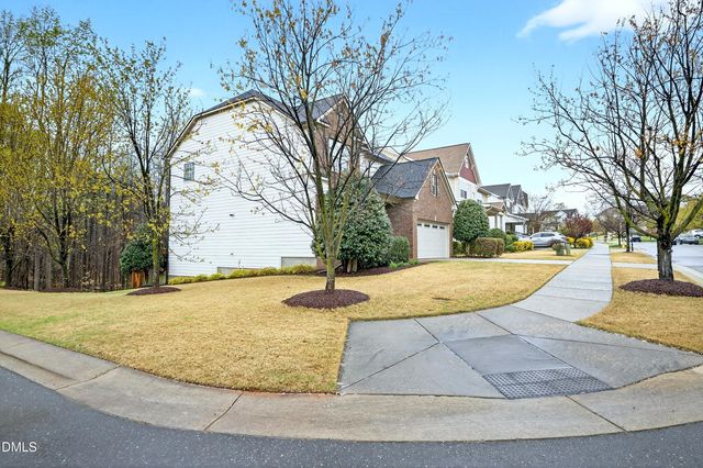 200 Shorehouse Way, Holly Springs, NC 27540