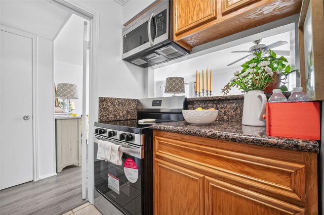 6402 Del Monte Drive 65, Houston, TX 77057