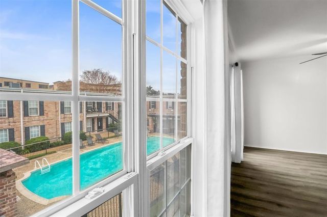 6402 Del Monte Drive 65, Houston, TX 77057