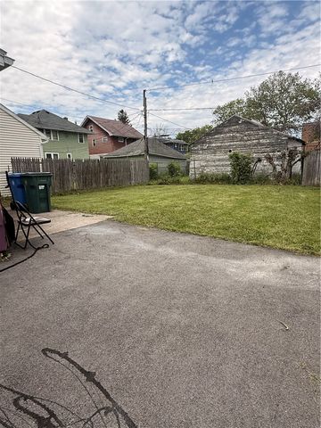 16 Manchester Street, Rochester, NY 14621