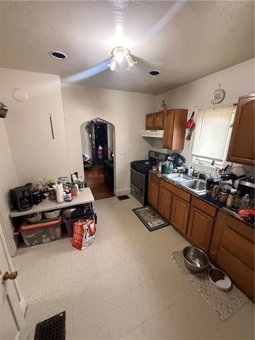 16 Manchester Street, Rochester, NY 14621
