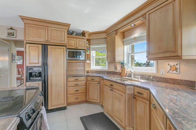 205 6TH STREET E, Tierra Verde, FL 33715