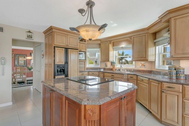 205 6TH STREET E, Tierra Verde, FL 33715