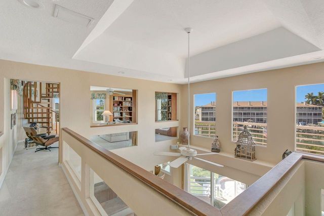 205 6TH STREET E, Tierra Verde, FL 33715